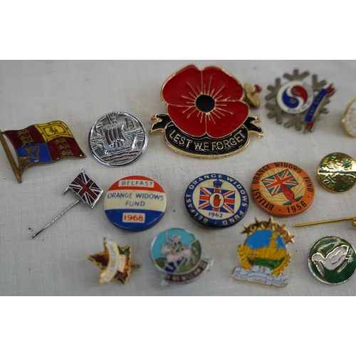 235 - A collection of vintage badges to include a Belfast Orange Widows Fund 1968, a Belfast Orange Widows... 