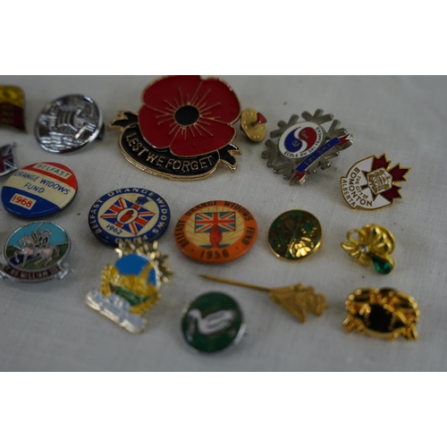 235 - A collection of vintage badges to include a Belfast Orange Widows Fund 1968, a Belfast Orange Widows... 