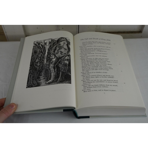 430 - A boxed set of four Folio Society books 'Shakespeare', 1997.