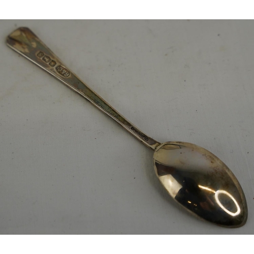 278 - A cased set of 5 Sterling silver tea spoons.