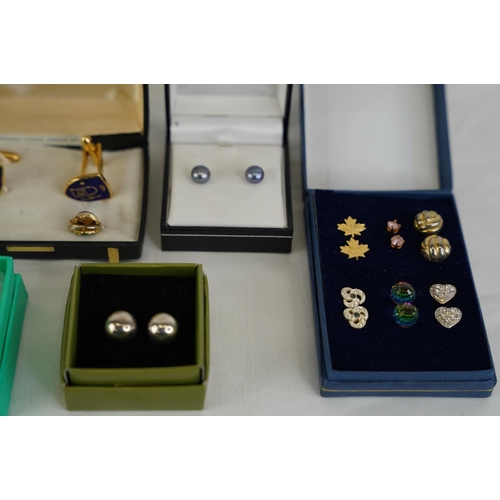 280 - A lot of fashion cufflinks and earring sets.