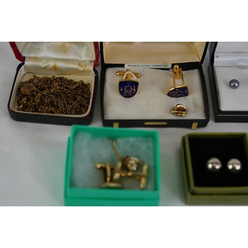 280 - A lot of fashion cufflinks and earring sets.