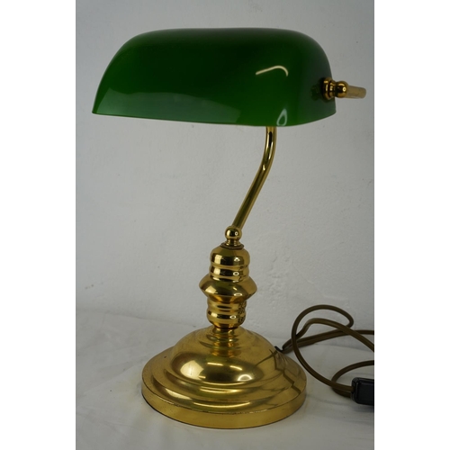 353 - A Green bankers desk lamp.