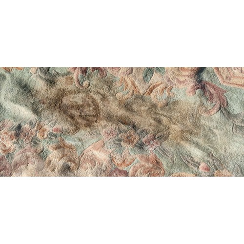 10 - An extra large decorative rug (requires cleaning), measuring approximately 3.6m x 2.5m.