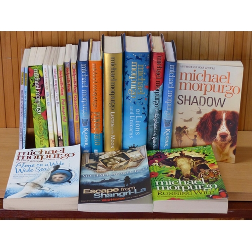 42 - 6 hard backed & 13 paper backed books by Michael Morpurgo.