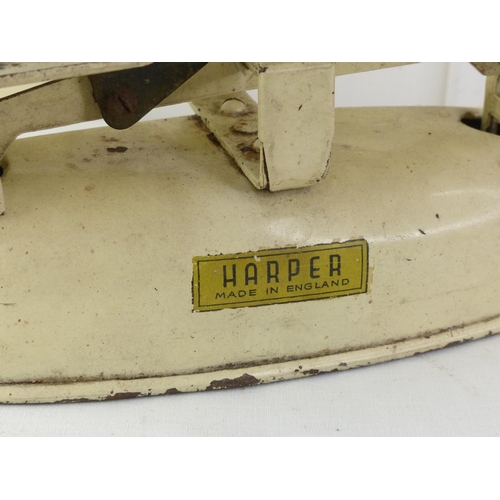 19 - A vintage set of enamel Harper salter scales and weights.
