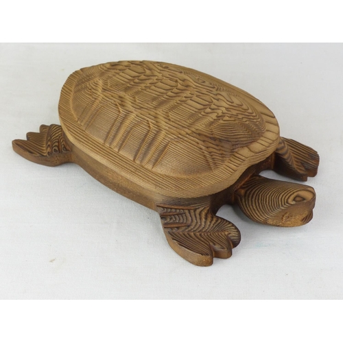 286 - A wooden terrapin trinket holder.