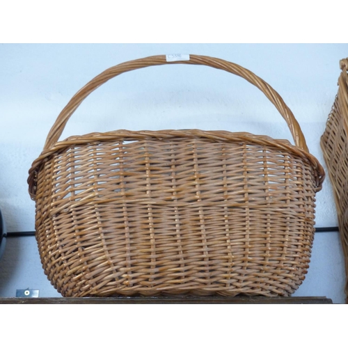 366 - A large wicker basket.