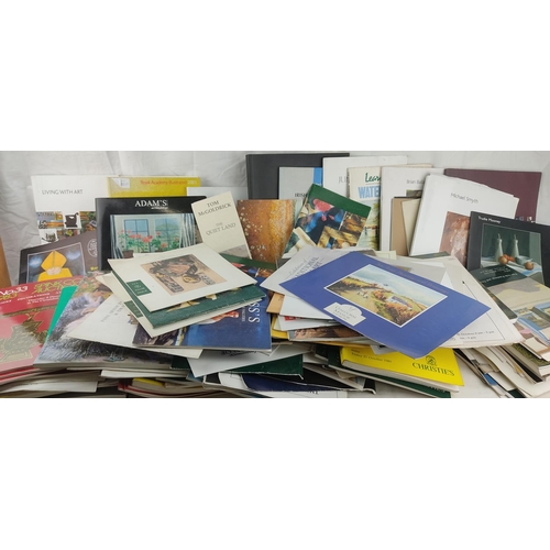 419 - A large collection of various Auction/ Gallery catalogues.