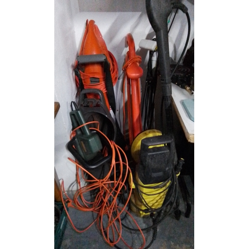 264 - Group of garden and workshop appliances including a Black & Decker GT-200 33cm (13in) electric grass... 