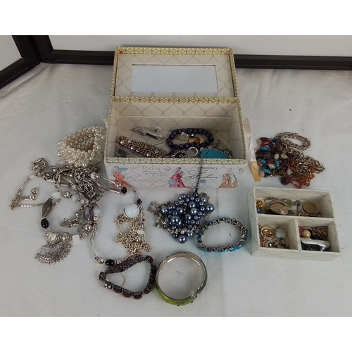 328 - Collection of costume jewellery and accessories, including faux pearl necklaces, silver-tone and bea... 