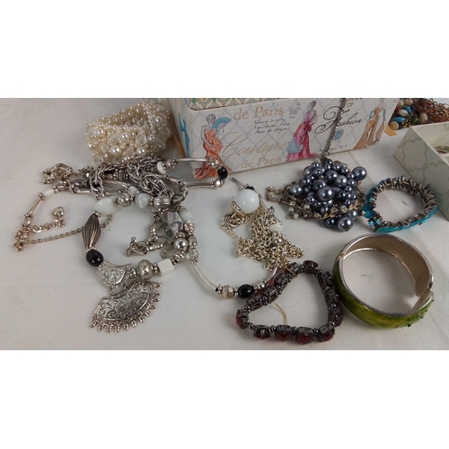 328 - Collection of costume jewellery and accessories, including faux pearl necklaces, silver-tone and bea... 