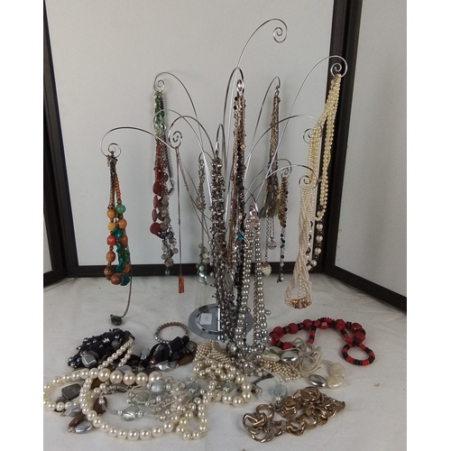 429 - Collection of costume jewellery, including faux pearl and metallic bead necklaces, assorted pendants... 