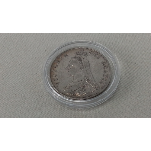 236 - A Victorian silver Crown, dated 1889, obverse with veiled bust of Queen Victoria and reverse with cr... 