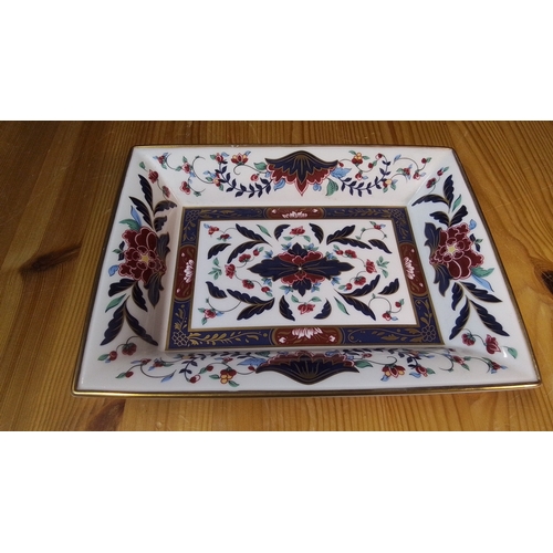 Lot 563       