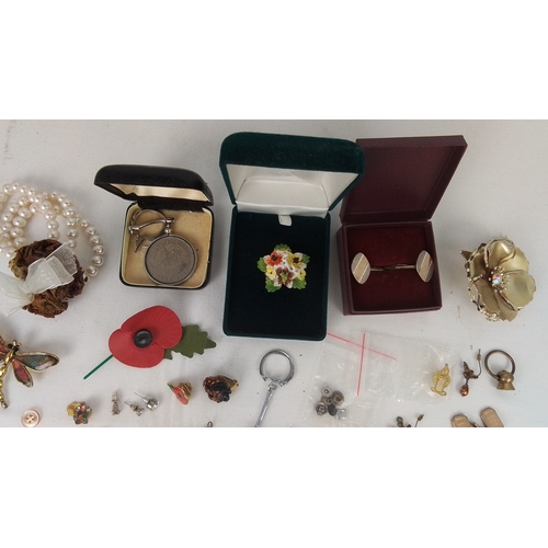 64 - A quantity of costume jewellery and small accessories including simulated pearl necklace, enamelled ... 
