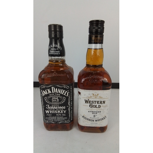 84 - A pair of whisky bottles comprising Jack Daniel’s Old No. 7 Tennessee Whiskey, 70cl, 40% vol., and W... 