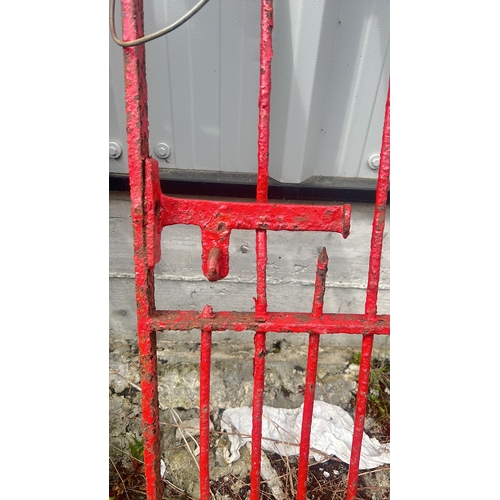 121 - An antique blacksmith made wrought-iron pedestrian gate with arched top rail, 110cm x 85cm.