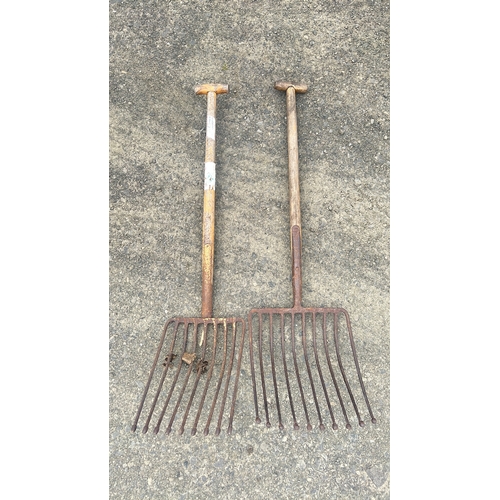 132 - 2 vintage/ antique potato spades.