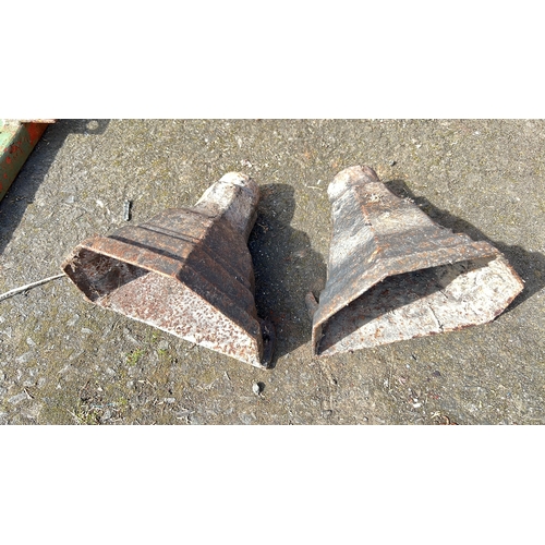 28 - A pair of antique cast iron rain hoppers.