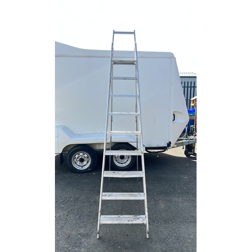 39 - An aluminium platform step ladder.