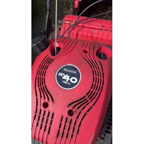 141 - A Mountfield self-propelled petrol lawnmower, model SP474, fitted with RV40 150cc engine and 45cm cu... 