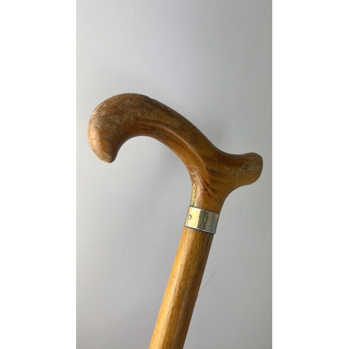 142 - An assortment of 6 walking sticks.