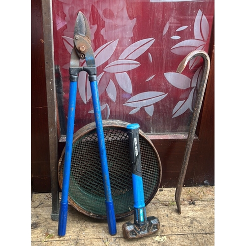 60 - A group of garden and workshop tools comprising long-handled loppers with blue grips, a Real Steel c... 