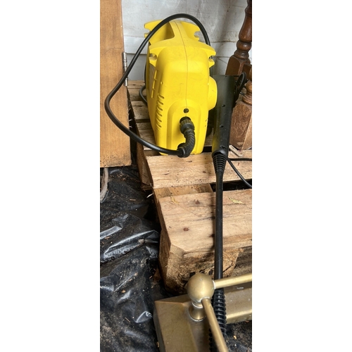 66 - Kärcher KB 1010 B electric pressure washer in moulded yellow plastic housing, with integral carry ha... 