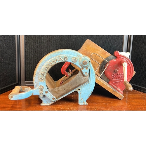Raadvad cast-iron lever-operated bread slicer with wooden handle ...
