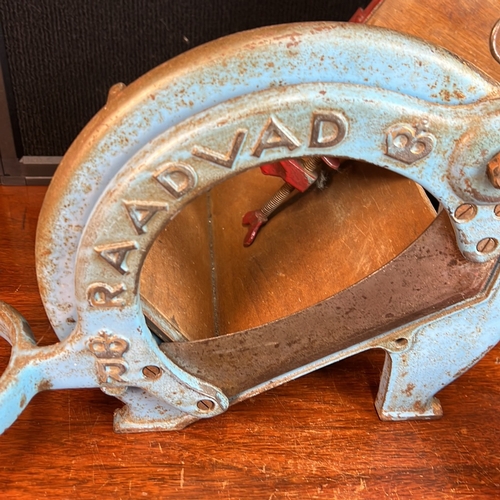Raadvad cast-iron lever-operated bread slicer with wooden handle ...