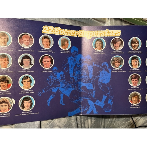 6 - Top Team Collection, 22 Metal pics by ESSO, Slight blemish otherwise vgc + WORLD CUP 1970 Coin colle... 