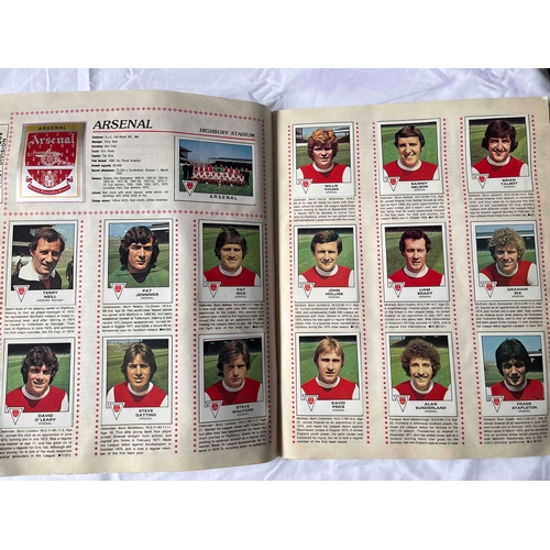 11 - PANINI 80 English league. Complete