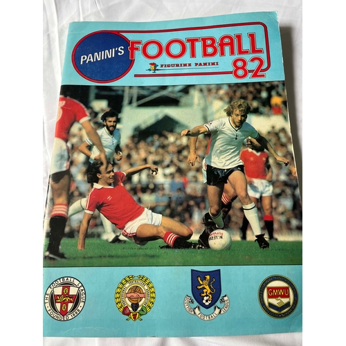 13 - PANINI 82 English league. Complete