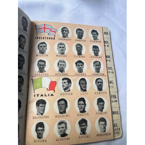 151 - Spanish Campeonato del Mundo - Chile 1962, Handbook with pics of all the teams players plus informat... 