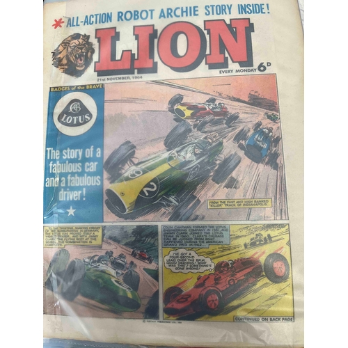 374 - Eagle 8/9/62 Vol13, No36, Plus 21/1/67 Vol 18 No3, Eagle and a Lion Comic 21/11/64, Racing car relat... 