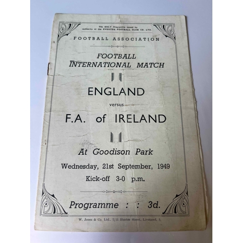 396 - 1949 England v Ireland at Goodison Park, Rusty staple, slightly loose, but good considering age. Sli... 