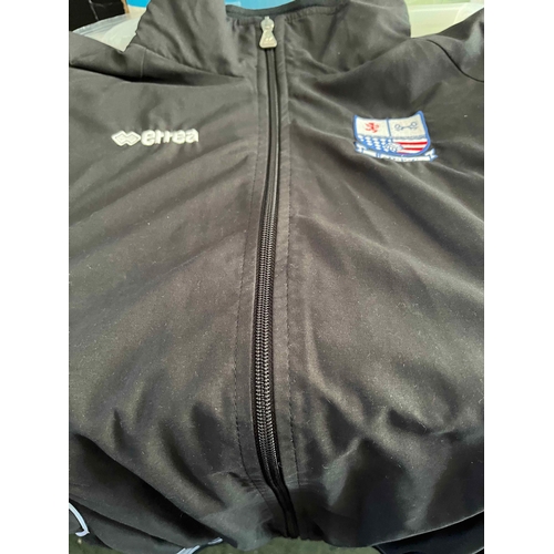 449 - Rushden & Diamonds Tracksuit top, XL in good condition, Presented by the Club to a Coach.