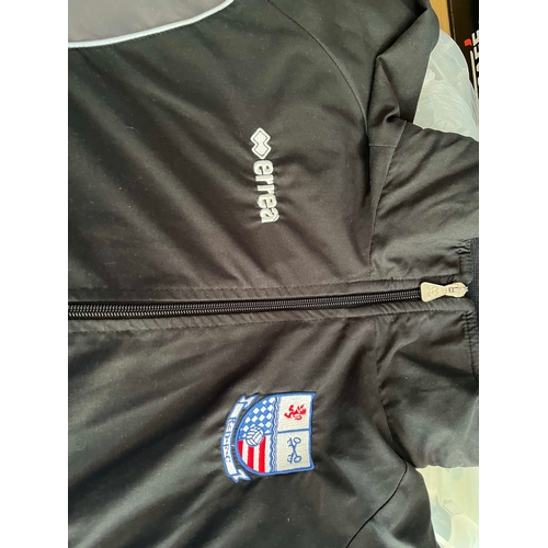 87 - Rushden & Diamonds Tracksuit top, XL in good condition, Presented by the Club to a Coach.