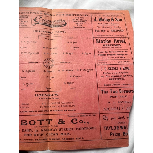 152 - 1938/39 Hertford Town v Hounslow, Spartan League. Trifold programme and has a piece missing,