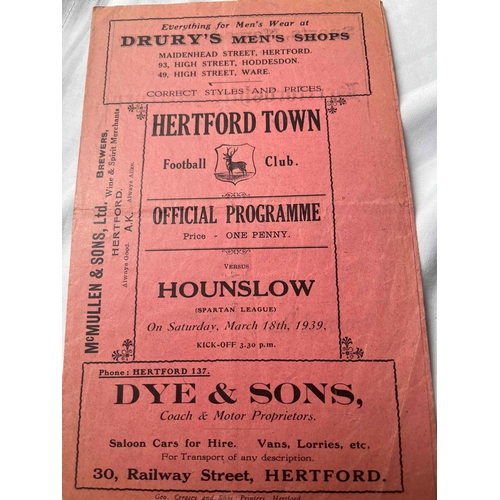 152 - 1938/39 Hertford Town v Hounslow, Spartan League. Trifold programme and has a piece missing,