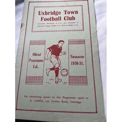 155 - 1930/31 Uxbridge Town v Hounslow, Amateur cup, Rusty staples but otherwise clean.