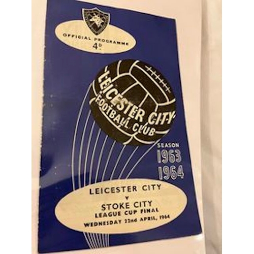 292 - 1964 League Cup Final Leicester City v Stoke City, 2nd leg, Programme Creased, Team changes