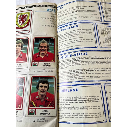 326 - Panini Argentina 78 World Cup, Complete but cover very creased and Back cover has stuck in a small a... 