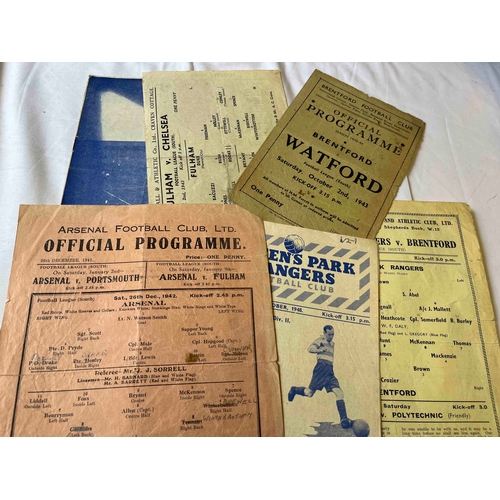 596 - London Football Programme selection; 6 programmes from 1942/3 to 1953/4 including; 1942/3 Arsenal v ... 