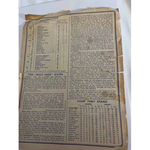 174 - 1944/45 Chelsea v Fulham S/S, team changes etc in pencil, creases and slight tears.