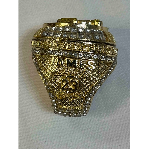 296 - American Football 2020 Super Bowl Replica ring, Lakers James 23. in Box