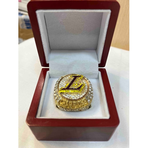 296 - American Football 2020 Super Bowl Replica ring, Lakers James 23. in Box