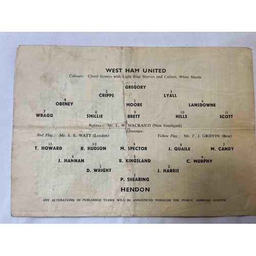 490 - Bobby Moore 1959/60 West Ham United v Hendon, London Challenge Cup. Cr