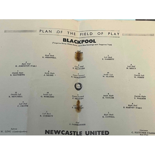 208 - 1951 FA Cup Final,Blackpool v Newcastle, Loose centre page, RS,